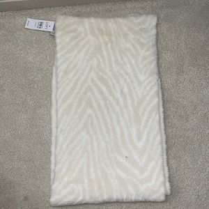 LOFT tan and white scarf